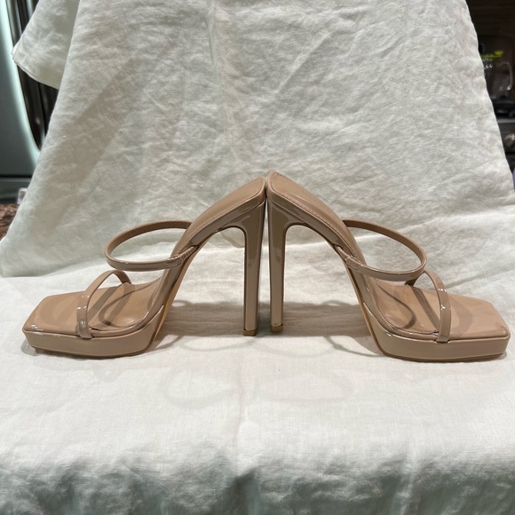 NWOT Summer 5” Strappy Heel Sz 6 - Picture 2 of 5